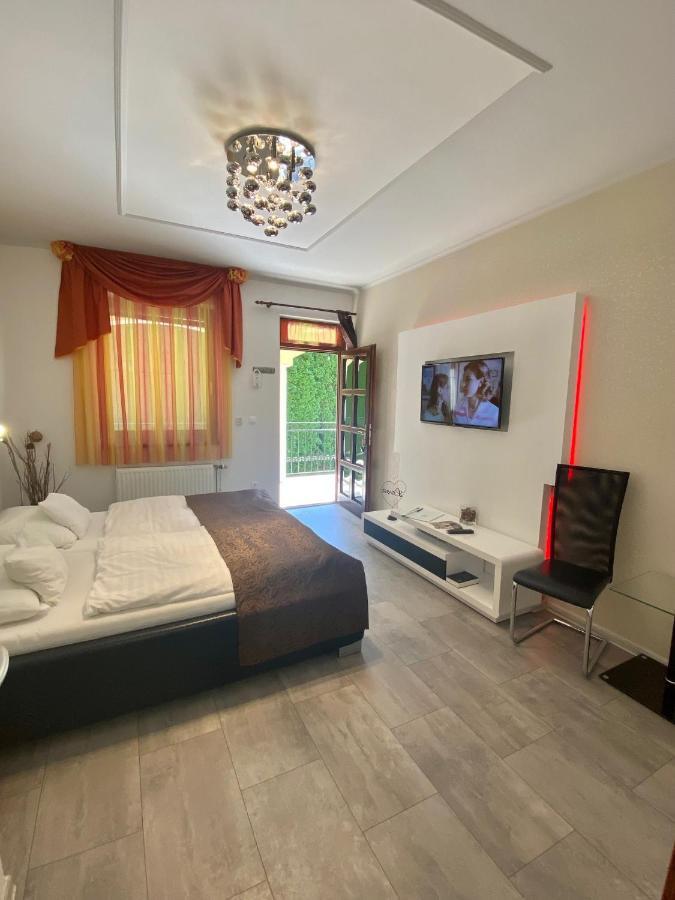 Bajor Panzio Buek-Buekfuerdo, Adults Friendly 12 Plus Exteriör bild