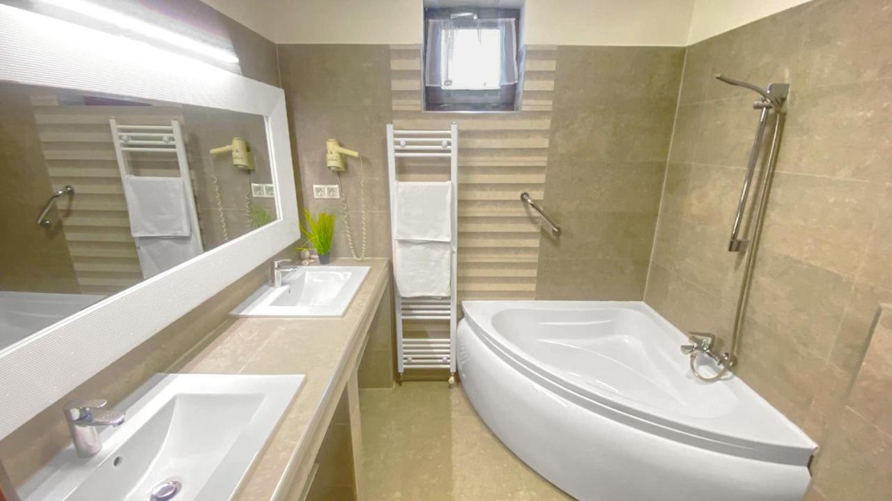 Bajor Panzio Buek-Buekfuerdo, Adults Friendly 12 Plus Exteriör bild