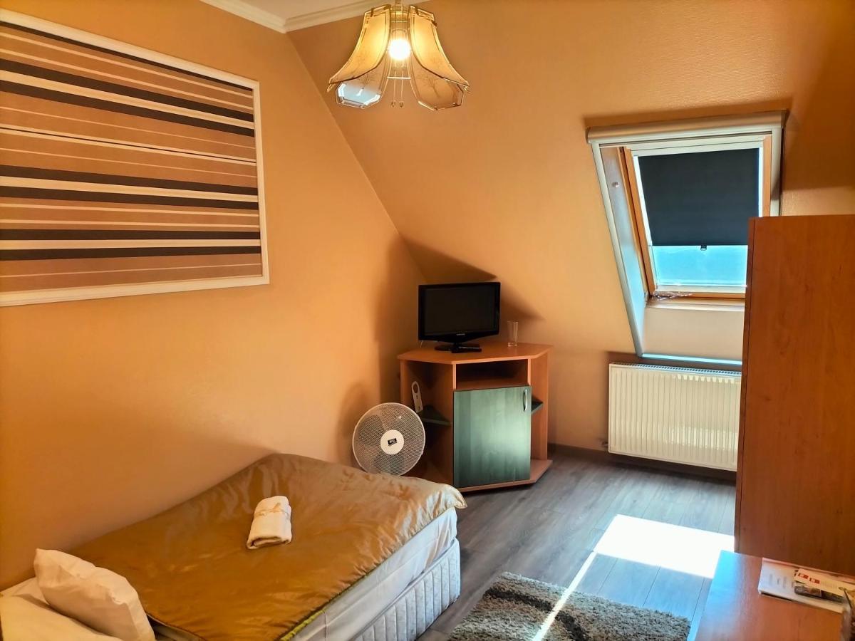 Bajor Panzio Buek-Buekfuerdo, Adults Friendly 12 Plus Exteriör bild