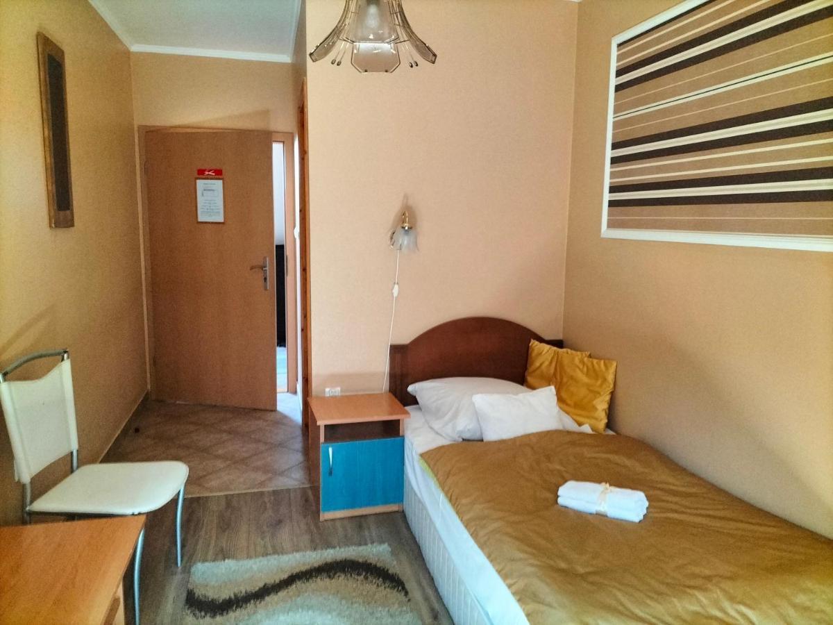 Bajor Panzio Buek-Buekfuerdo, Adults Friendly 12 Plus Exteriör bild