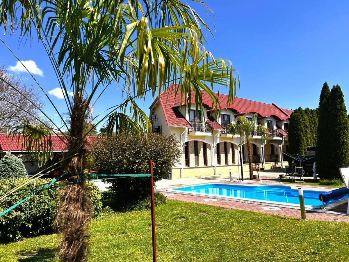 Bajor Panzio Buek-Buekfuerdo, Adults Friendly 12 Plus Exteriör bild