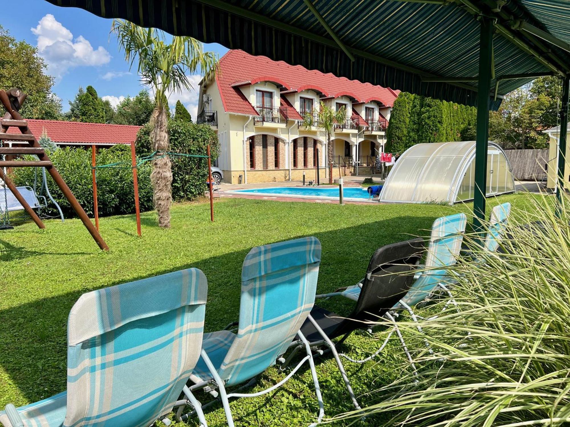 Bajor Panzio Buek-Buekfuerdo, Adults Friendly 12 Plus Exteriör bild