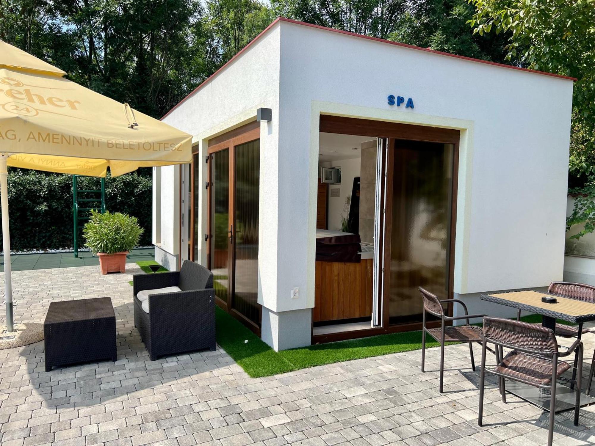 Bajor Panzio Buek-Buekfuerdo, Adults Friendly 12 Plus Exteriör bild