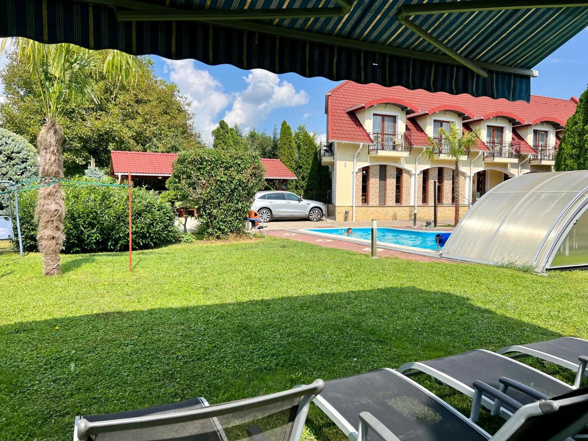 Bajor Panzio Buek-Buekfuerdo, Adults Friendly 12 Plus Exteriör bild