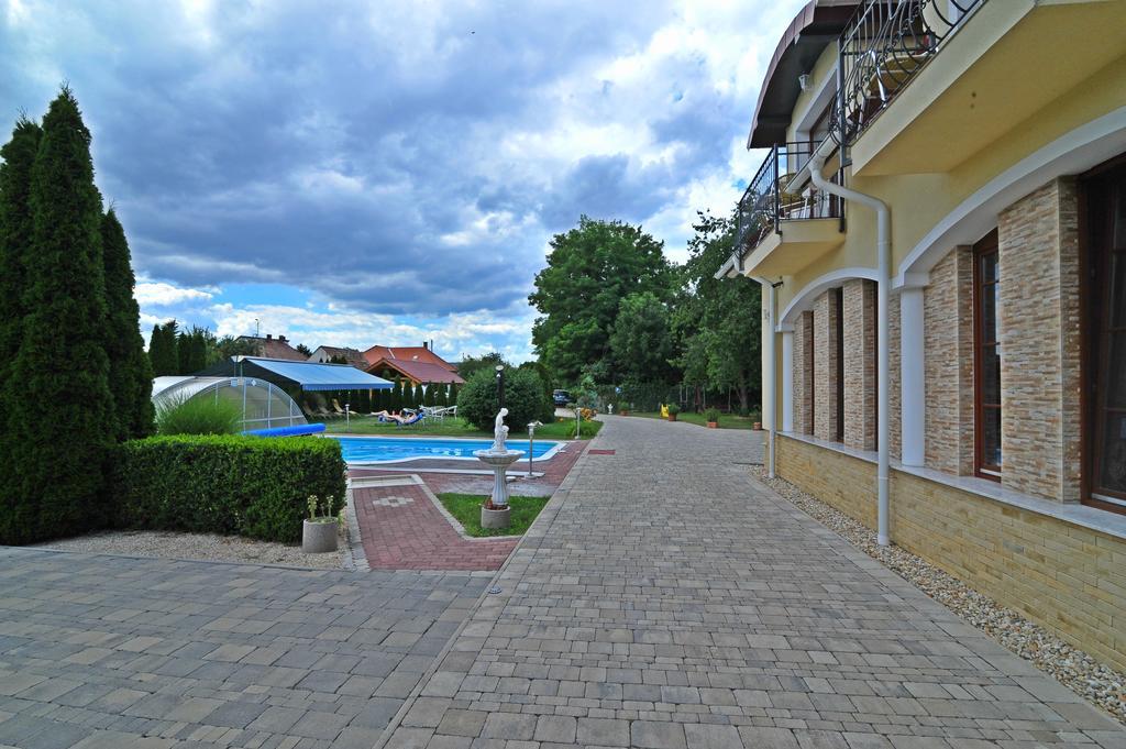 Bajor Panzio Buek-Buekfuerdo, Adults Friendly 12 Plus Exteriör bild