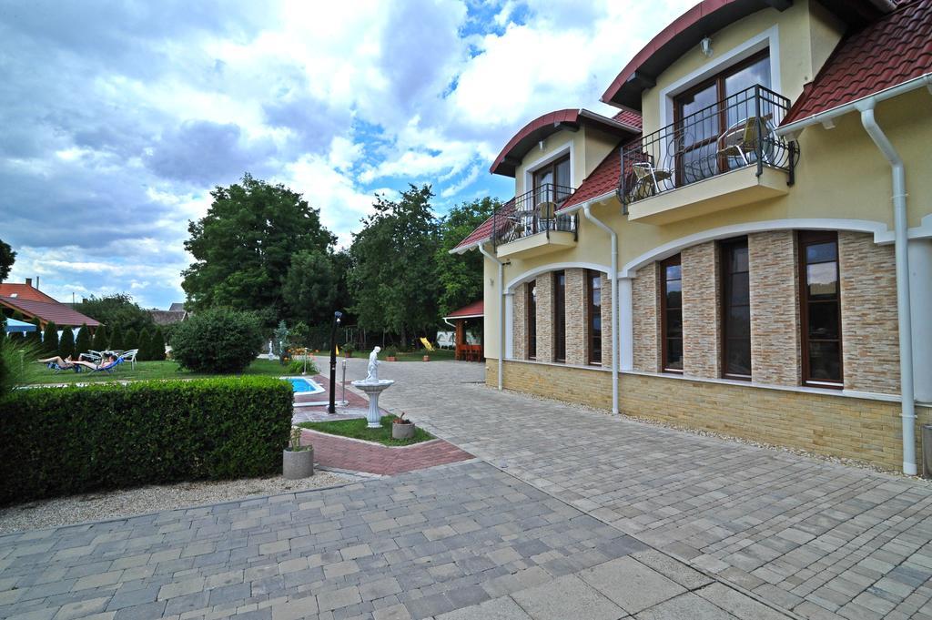 Bajor Panzio Buek-Buekfuerdo, Adults Friendly 12 Plus Exteriör bild