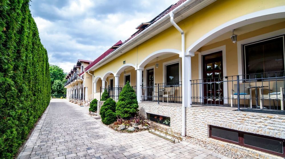 Bajor Panzio Buek-Buekfuerdo, Adults Friendly 12 Plus Exteriör bild