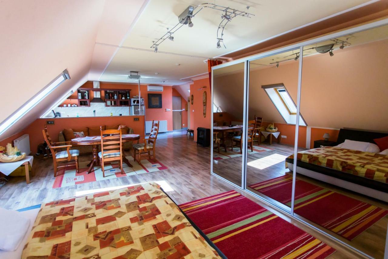 Bajor Panzio Buek-Buekfuerdo, Adults Friendly 12 Plus Exteriör bild