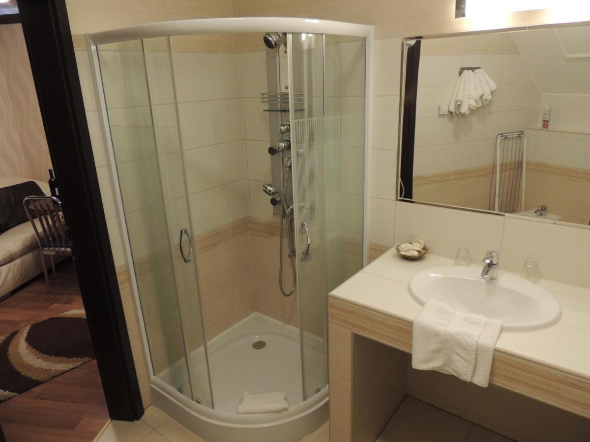 Bajor Panzio Buek-Buekfuerdo, Adults Friendly 12 Plus Exteriör bild